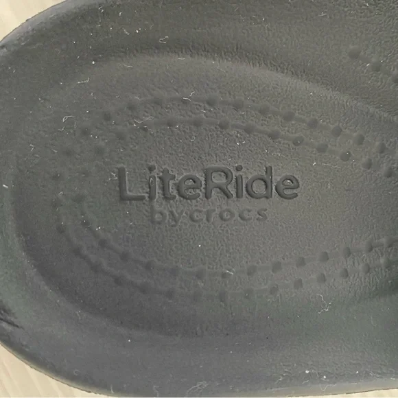 CROCS Brooklyn Black Wedge Platform Slide Sandals 8 - Picture 4 of 5